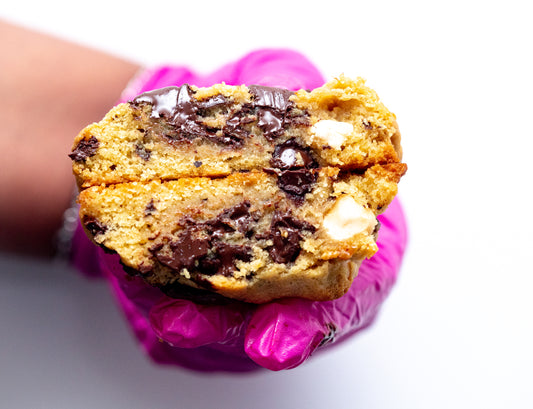 Dark nut ( Chocolat noir, noisette )